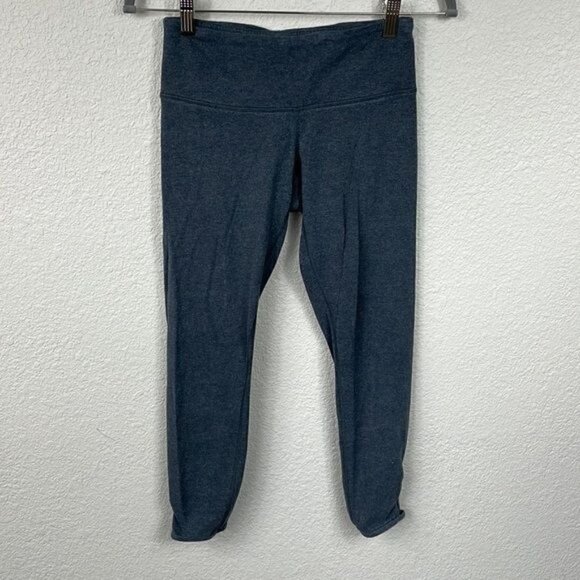 Lululemon Dhanurasana Crop II Leggings Dark Gray Ruched Back Cut Out Hem Sz 6 - Picture 5 of 15